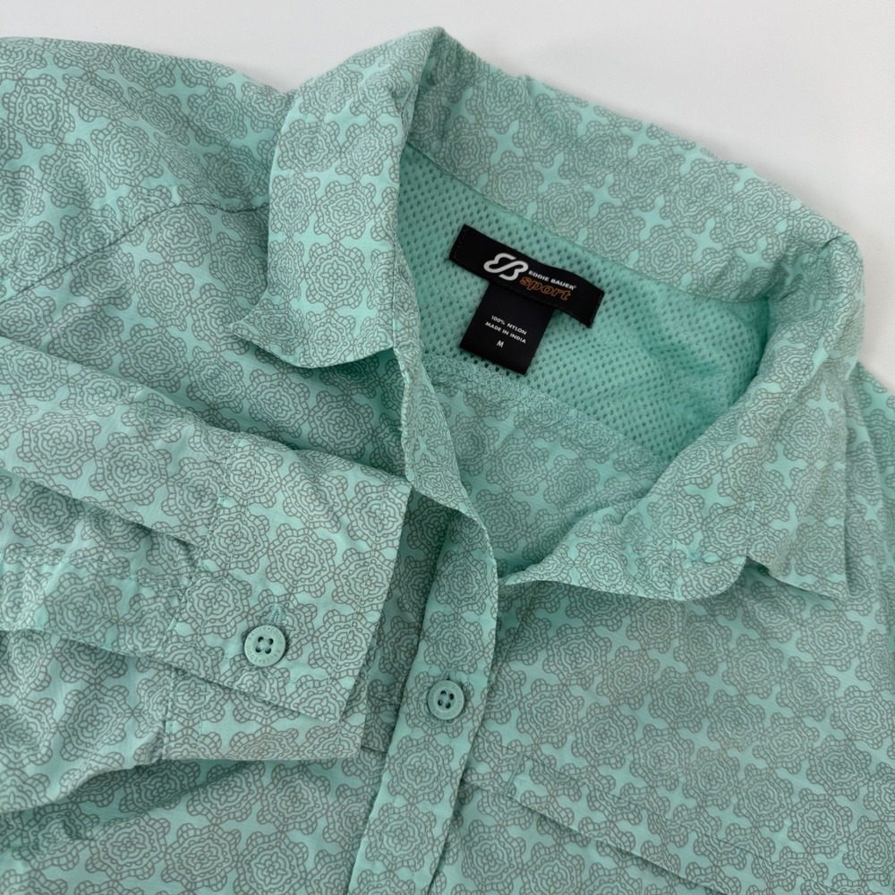 Eddie Bauer Sport Womens Medium Button Up Shirt Lightweight Pattern Vented Roll
